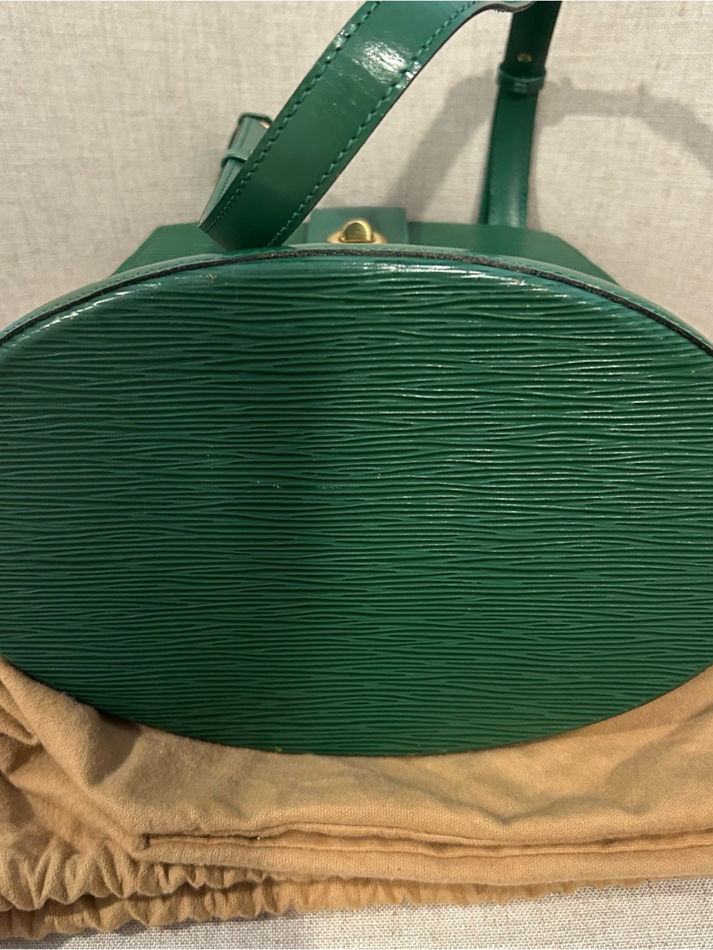 Louis Vuitton Cluny Green Epi Leather Bucket Shoulder Bag w/Entrupy Certificate - Picture 7 of 17